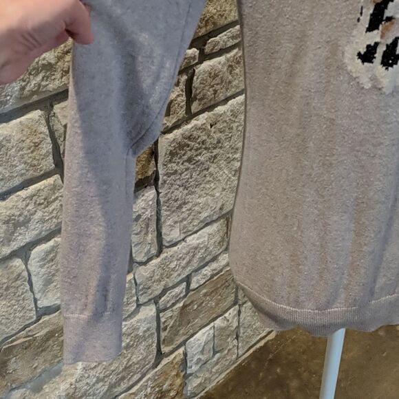 Old navy tan sweater size medium leopard head long sleeve - Picture 3 of 6